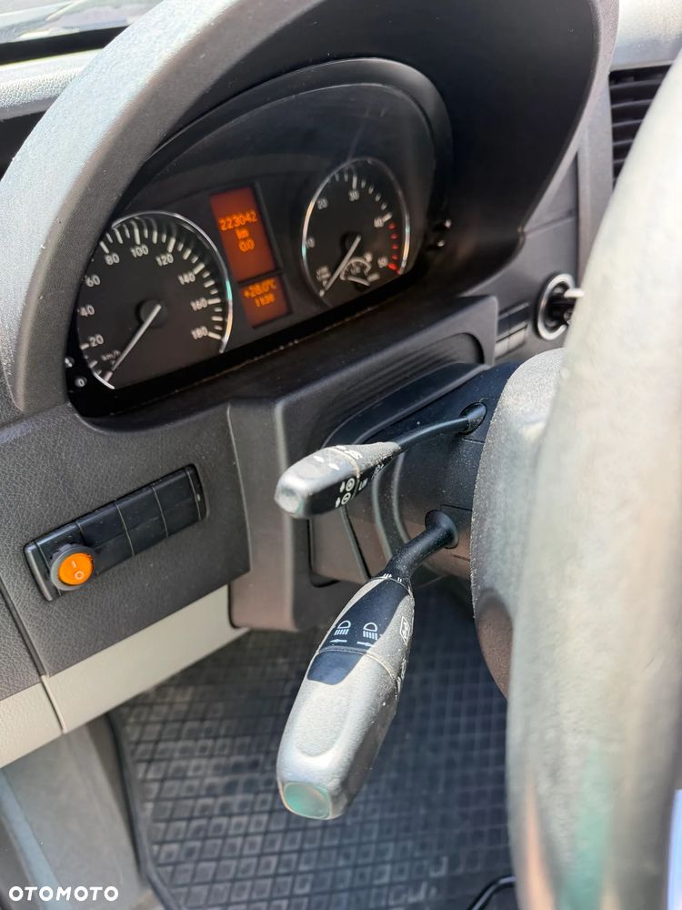 Mercedes-Benz Sprinter - 10