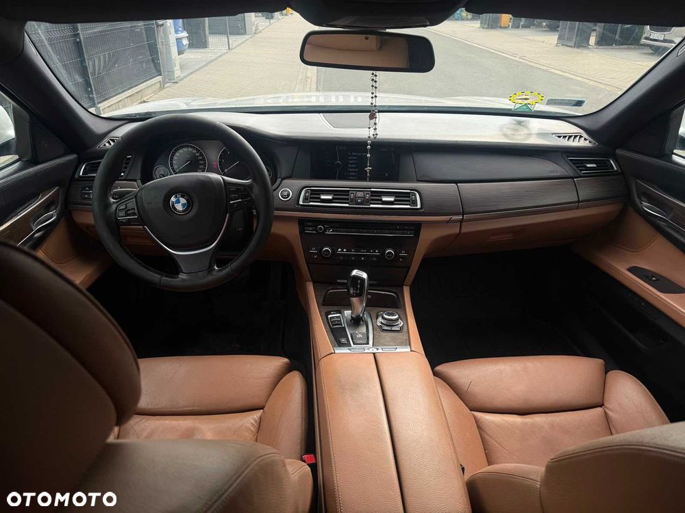 BMW Seria 7 - 5