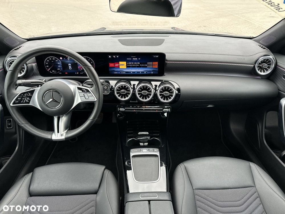 Mercedes-Benz CLA 180 Progressive 7G-DCT - 17
