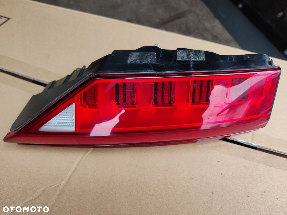 LAMPA W KLAPE LEWA TYŁ LED AUDI RS6 A6 C8 KOMBI - 2