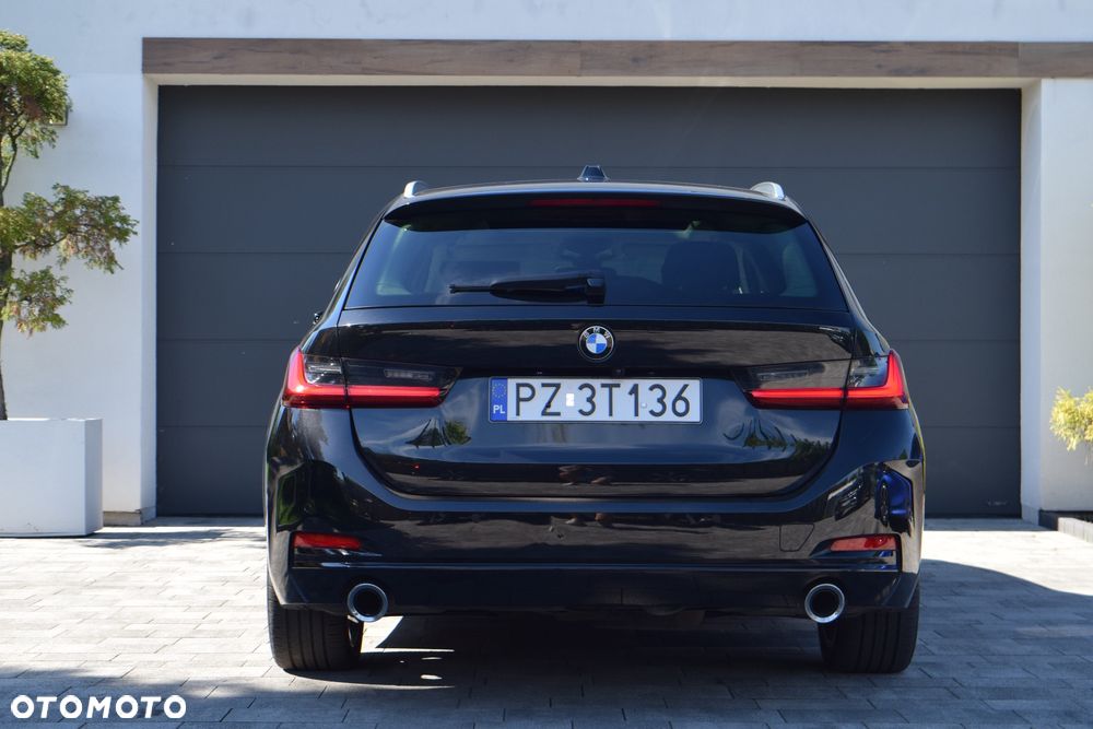 BMW Seria 3 320d xDrive Luxury Line sport - 38