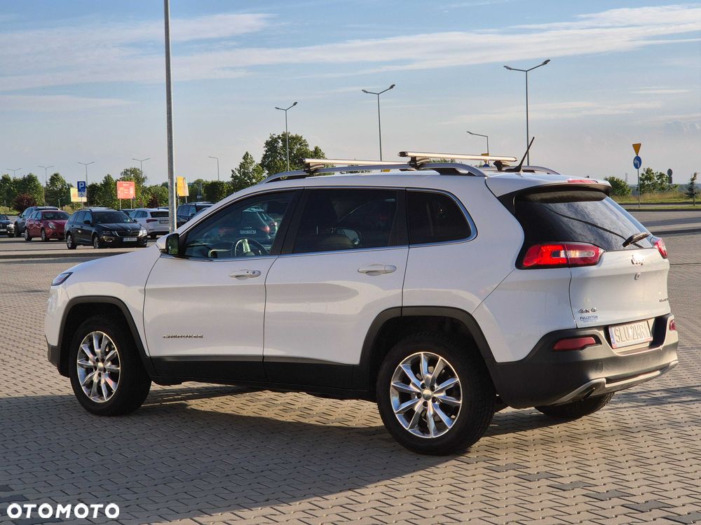 Jeep Cherokee - 3