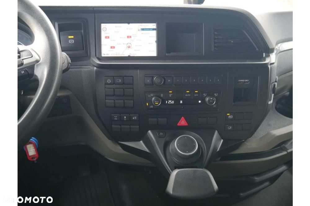 MAN Vehicle Tractor 4x2 Standard - 10