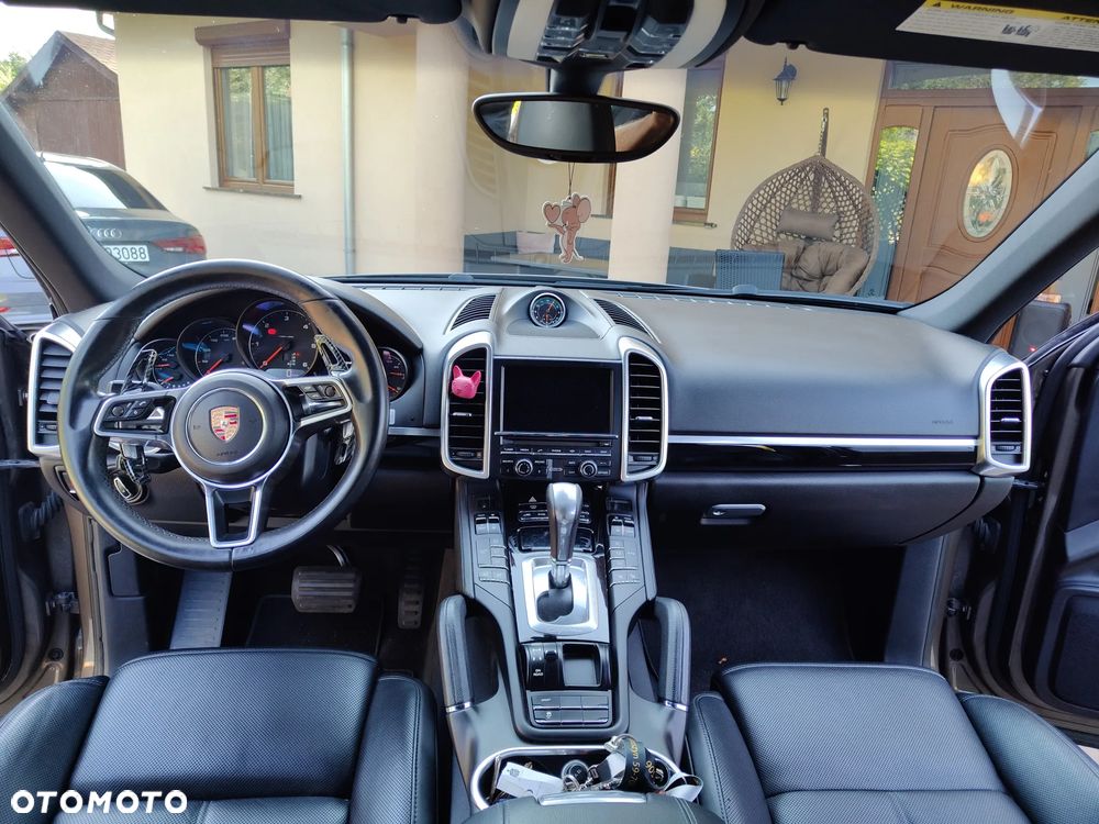 Porsche Cayenne Platinum Edition - 17