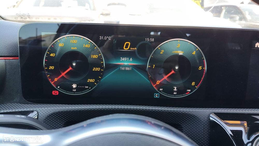 Mercedes-Benz A 180 d AMG Line - 11