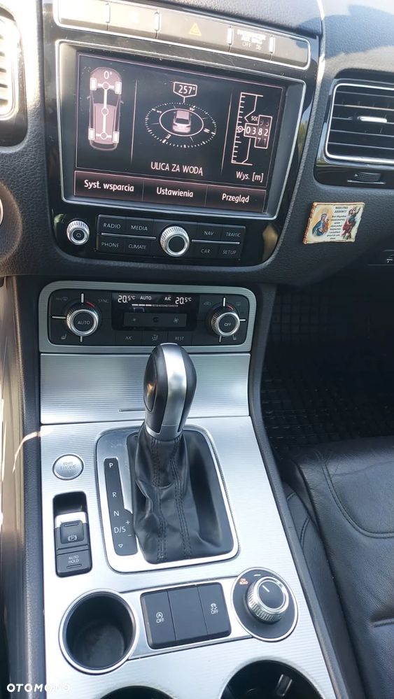 Volkswagen Touareg 3.0 V6 TDI BMT Perfectline R-Style - 11