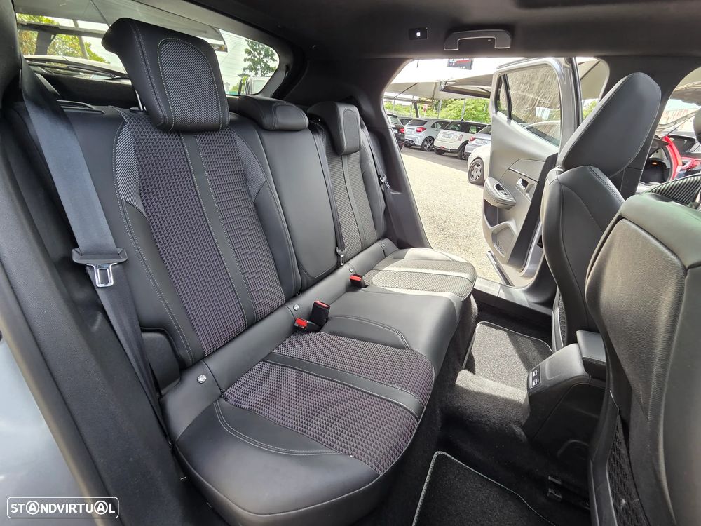 Peugeot 2008 1.5 BlueHDi GT Pack EAT8 - 23