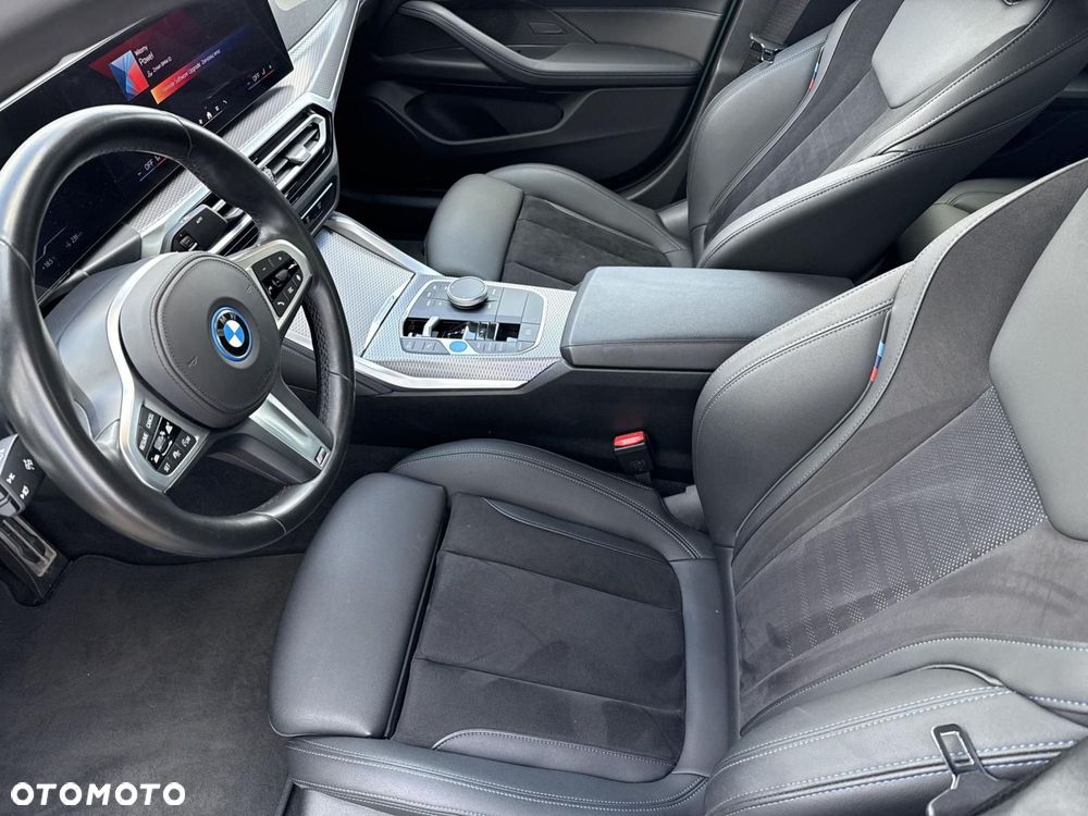 BMW i4 - 13