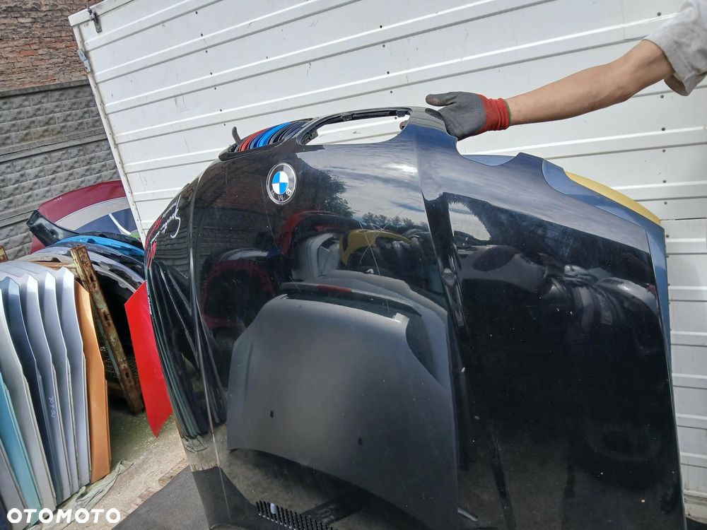 BMW E46 Compact maska czarna, nie znam kodu lakieru. - 2