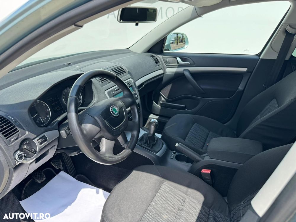 Skoda Octavia 1.6 Classic - 9