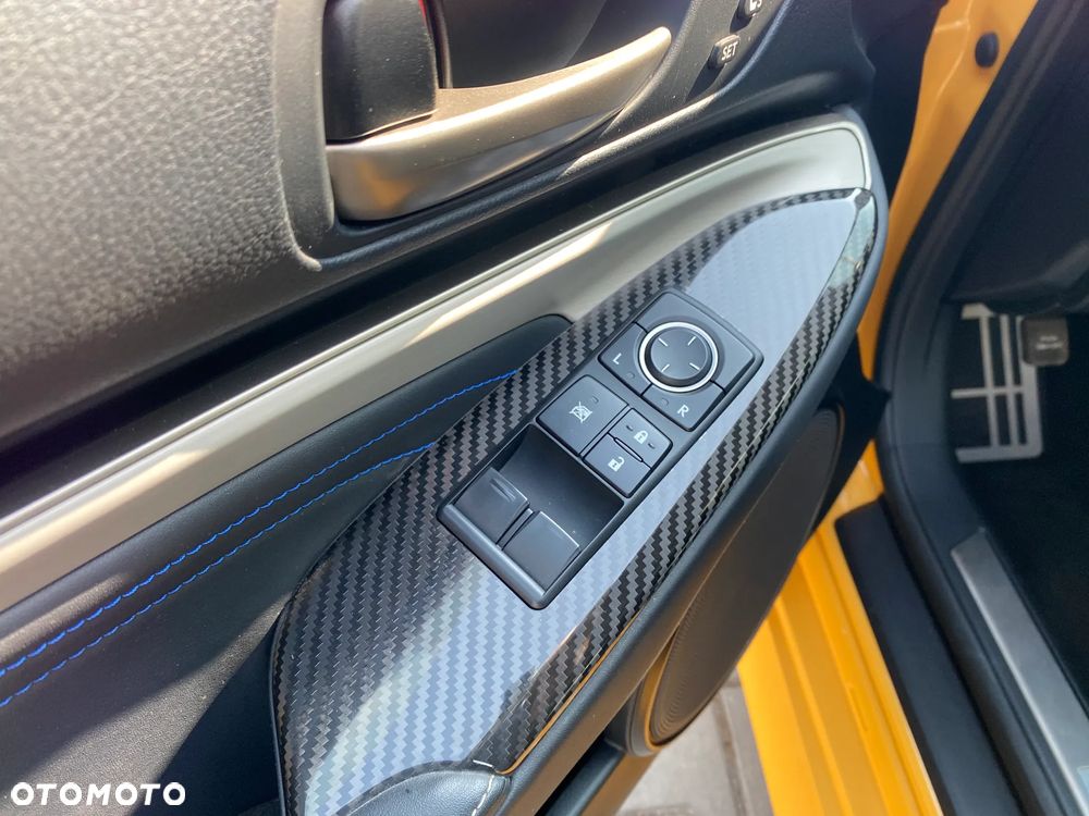 Lexus RC F Carbon - 24