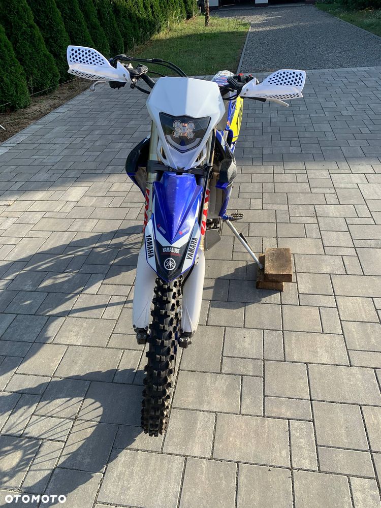 Yamaha YZF - 12