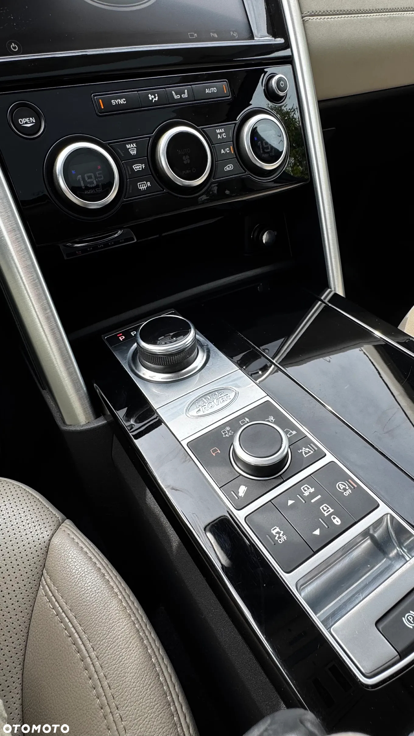 Land Rover Discovery V 2.0 SD4 HSE - 8