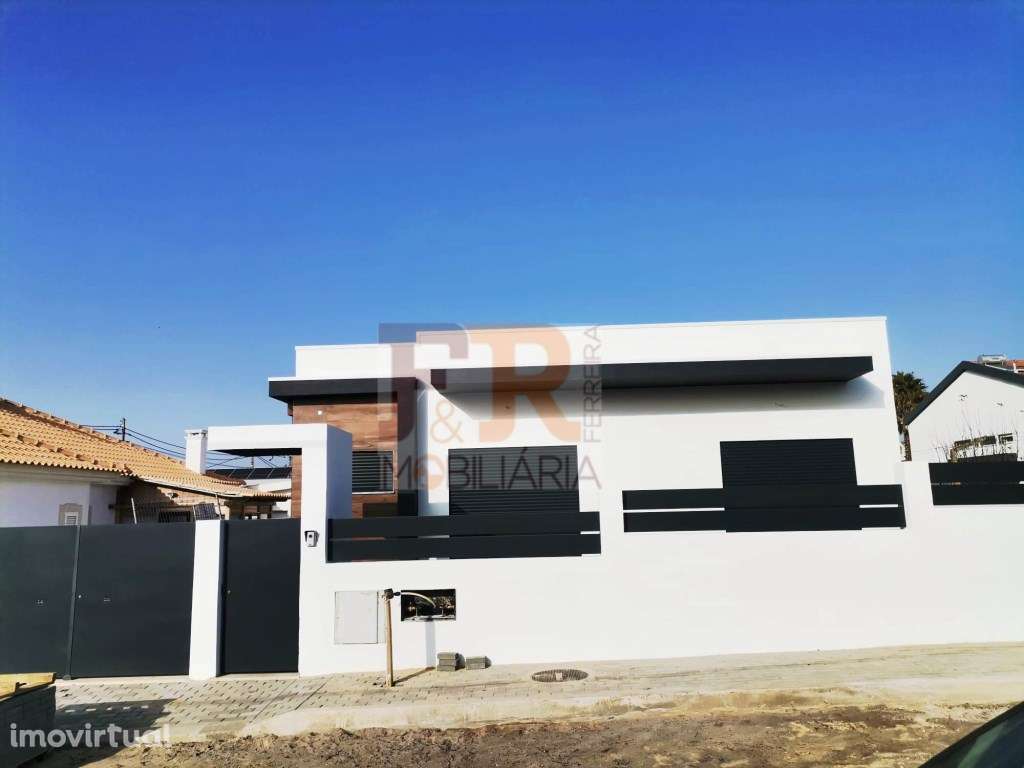 Moradia T3 com Garagem. Fernão Ferro - Grande imagem: 2/26