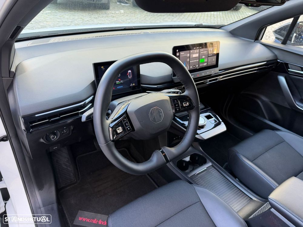 MG MG4 64 kWh Luxury - 22