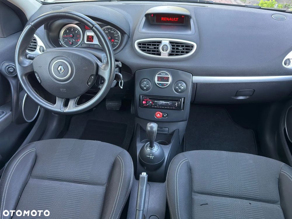 Renault Clio - 26