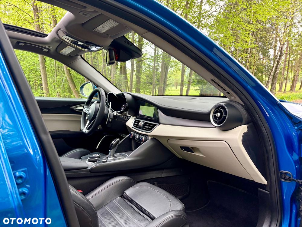 Alfa Romeo Giulia 2.0 Turbo 16V AT8 Veloce - 38