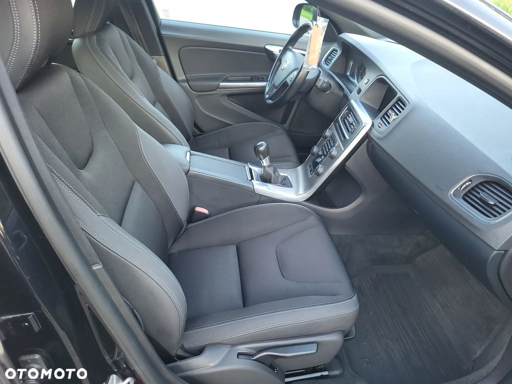 Volvo V60 D3 Momentum - 5