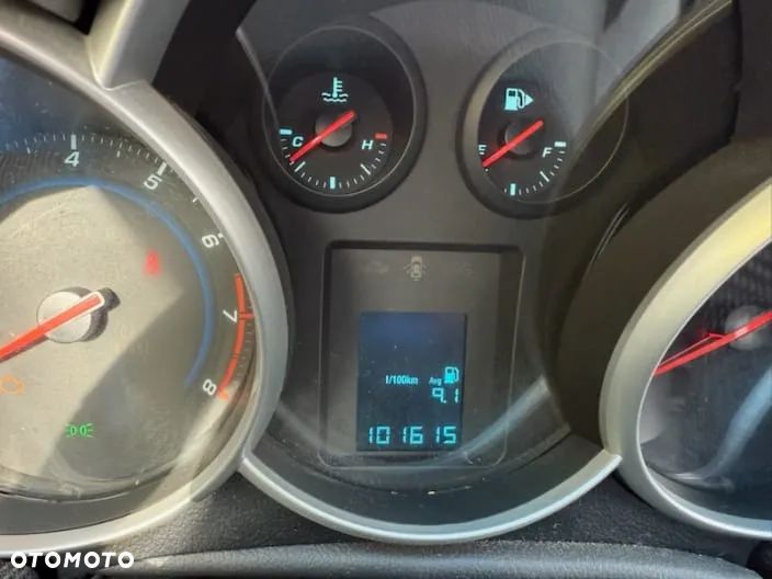 Chevrolet Cruze Station Wagon 1.6 LS - 8