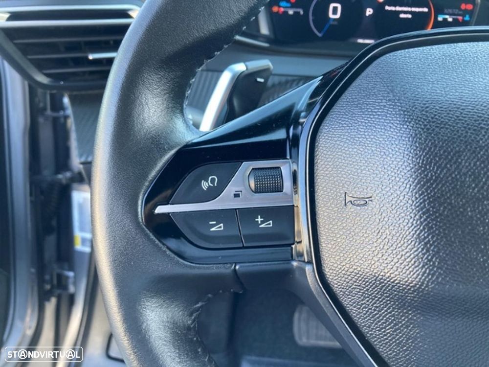 Peugeot 2008 1.2 Hybrid Allure e-DCS6 - 19