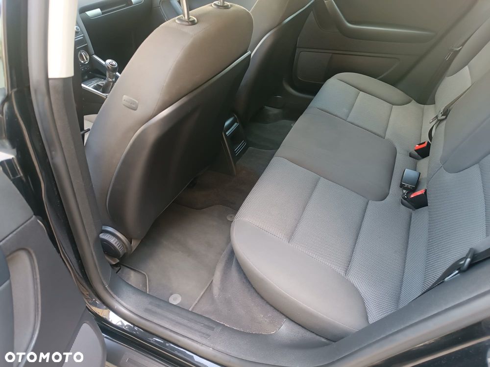 Audi A3 Sportback 1.6 TDI DPF Attraction - 10