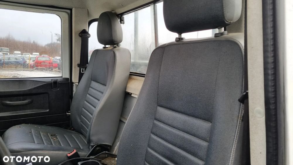 Land Rover Defender - 18