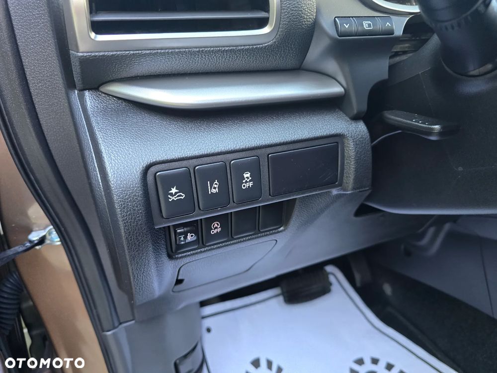 Mitsubishi Eclipse Cross 1.5 T-MIVEC ClearTec CVT 2WD Diamant Edition - 32