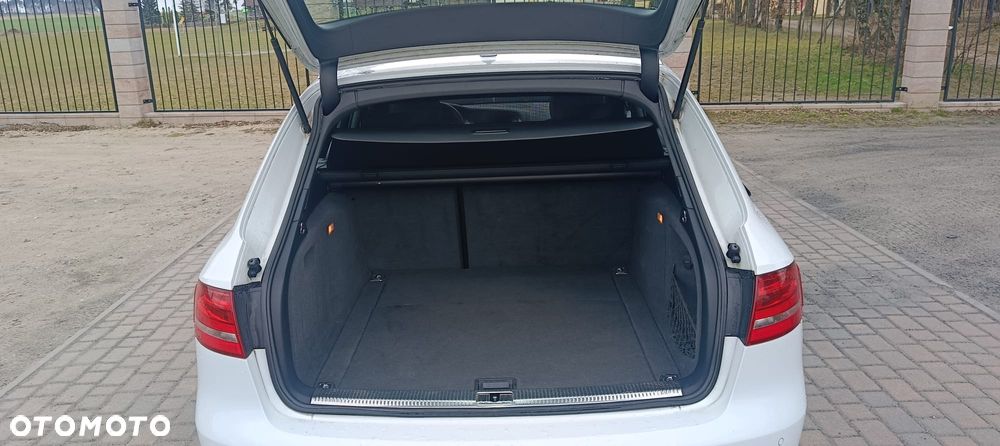 Audi A4 Avant 2.0 TDI DPF S line Sportpaket - 4