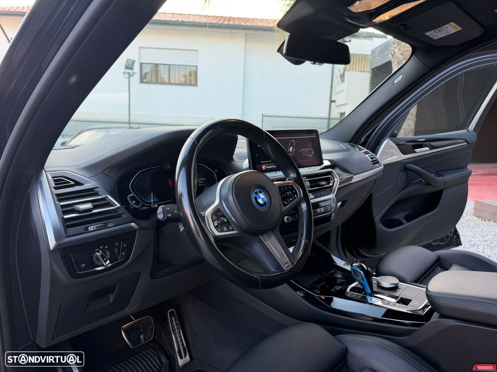 BMW iX3 M Sport Impressive - 16