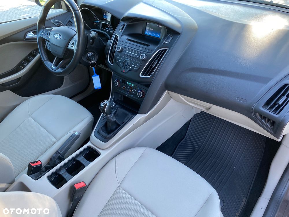 Ford Focus 1.6 Trend - 23