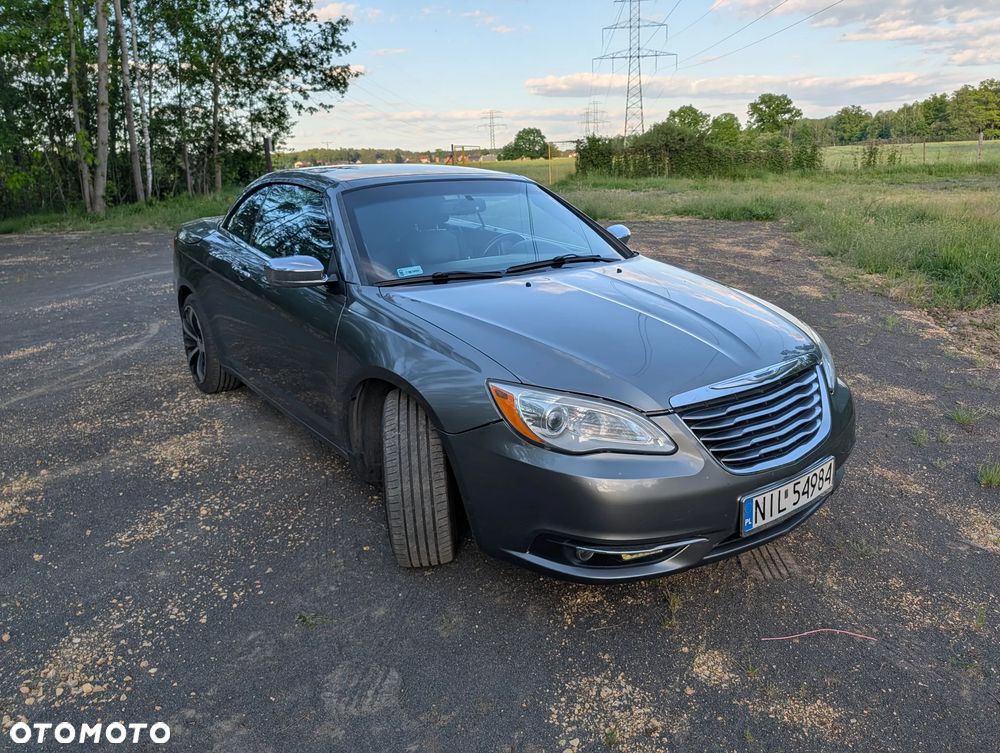 Chrysler 200 - 2