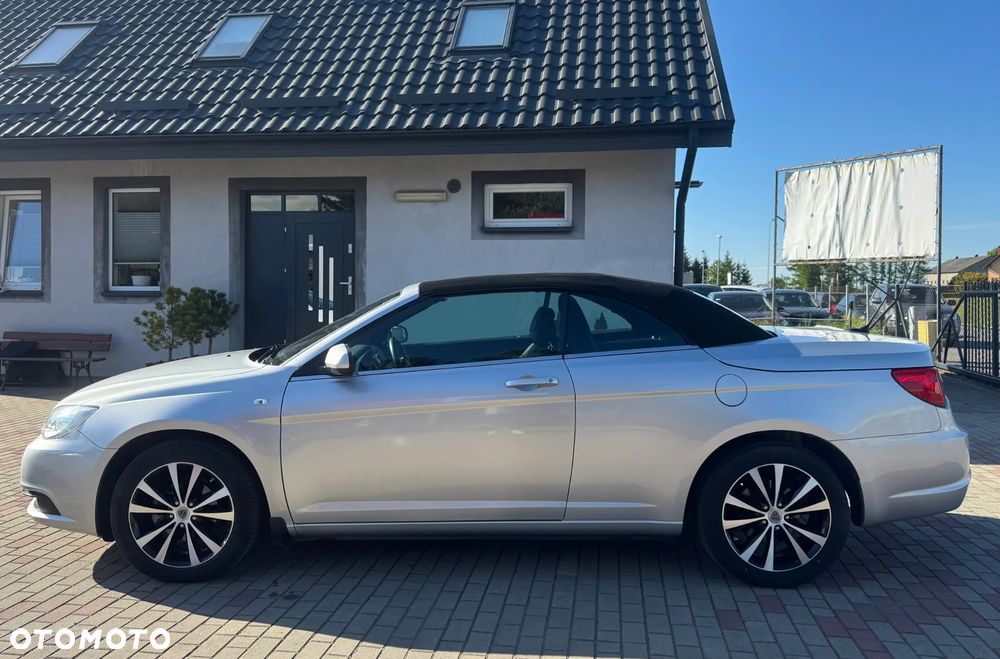 Chrysler 200 - 13