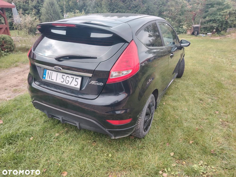 Ford Fiesta 1.25 Ambiente EU5 - 10