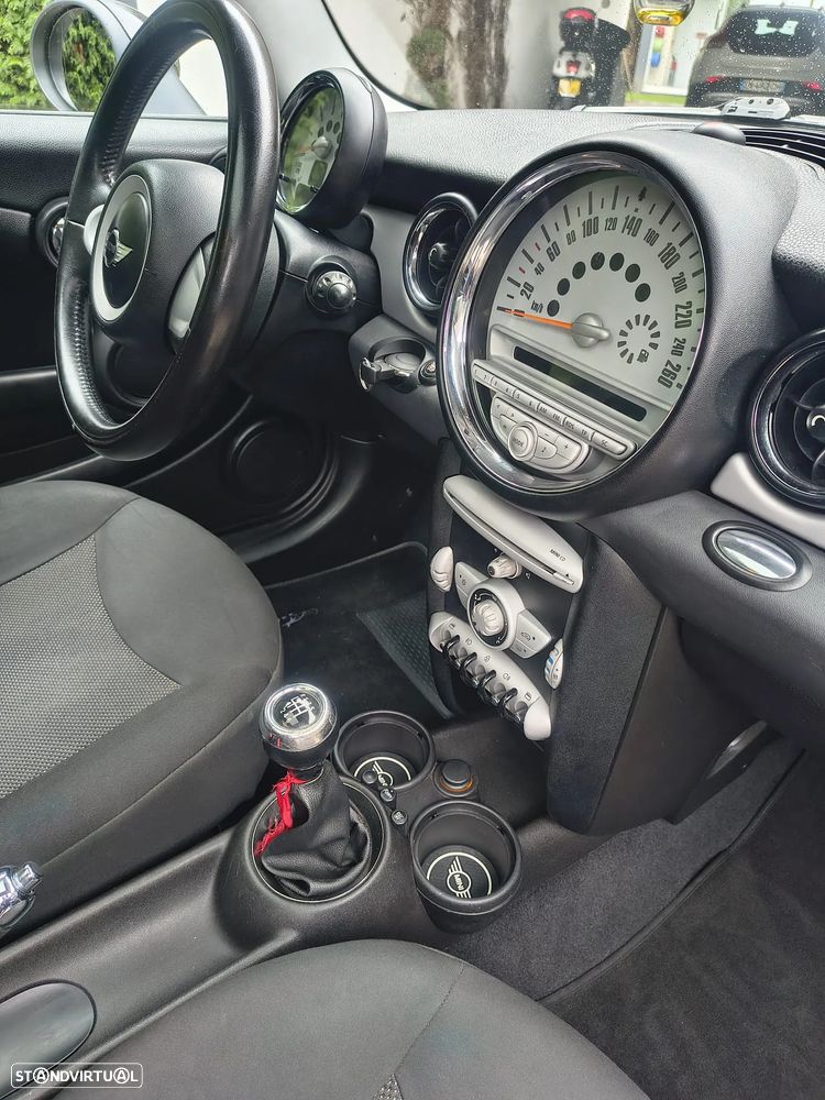 MINI 3 Portas One D - 22