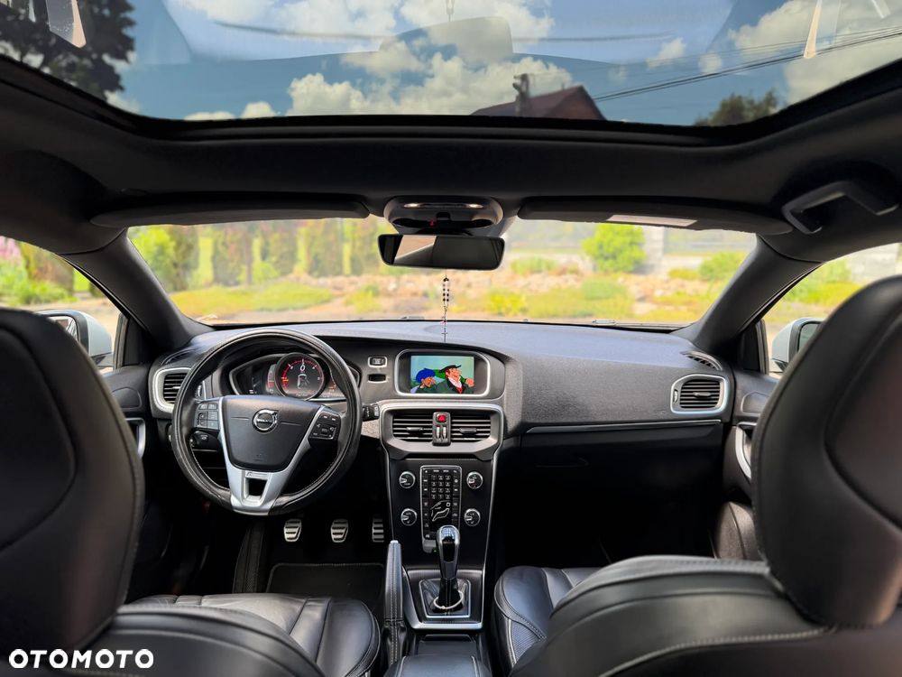 Volvo V40 D3 Drive-E R-Design Momentum - 11