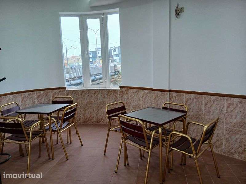 Aluga-se cafe em S.J da Madeira - Grande imagem: 3/4