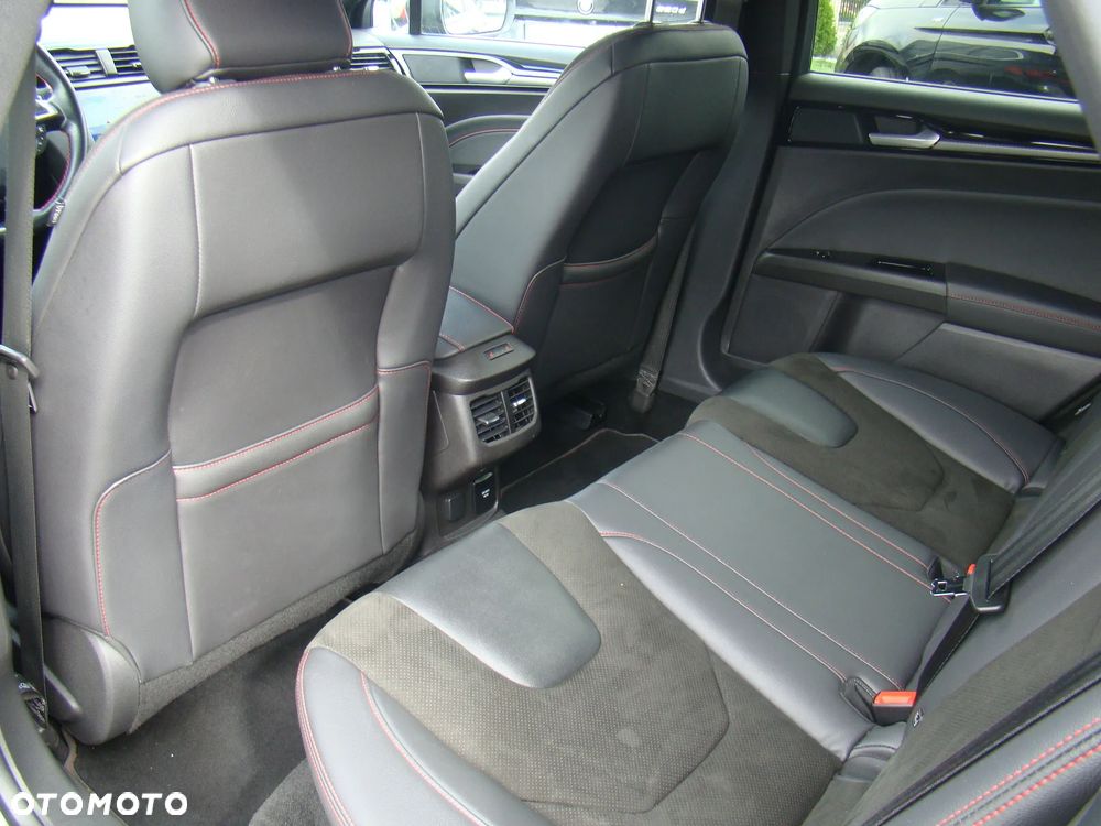 Ford Mondeo 2.0 EcoBlue ST-Line - 35