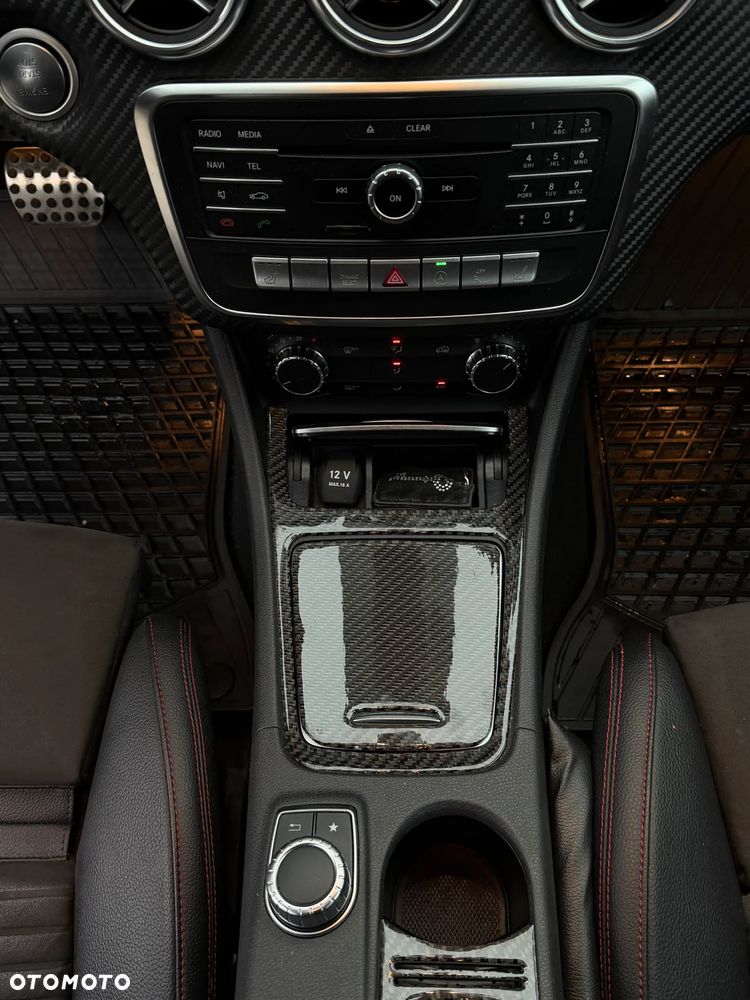 Mercedes-Benz Klasa A 220 4-Matic AMG Line - 17