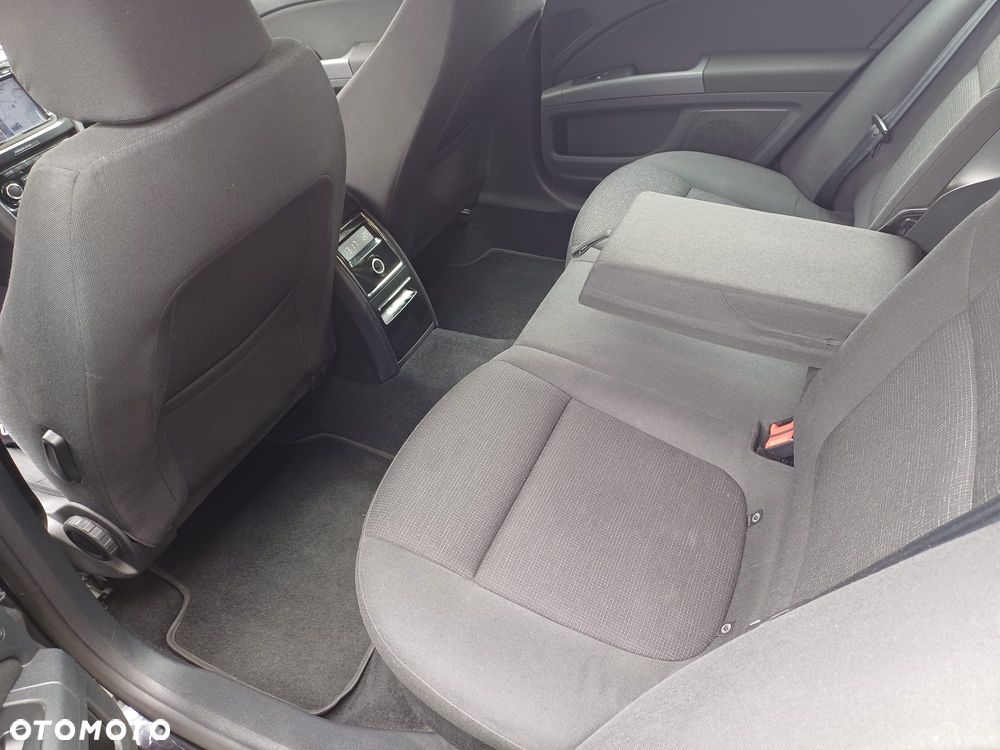 Skoda Superb 1.6 TDI Ambition - 14