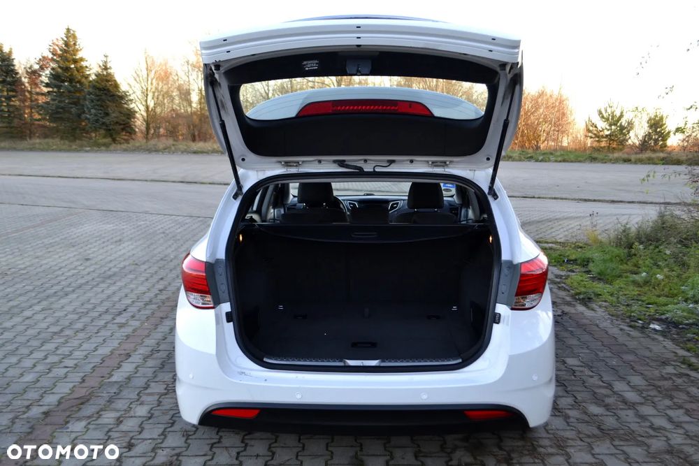 Hyundai i40 1.6 GDI Comfort + - 7