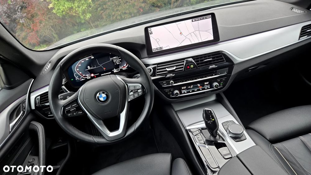 BMW Seria 5 520i Luxury Line - 34