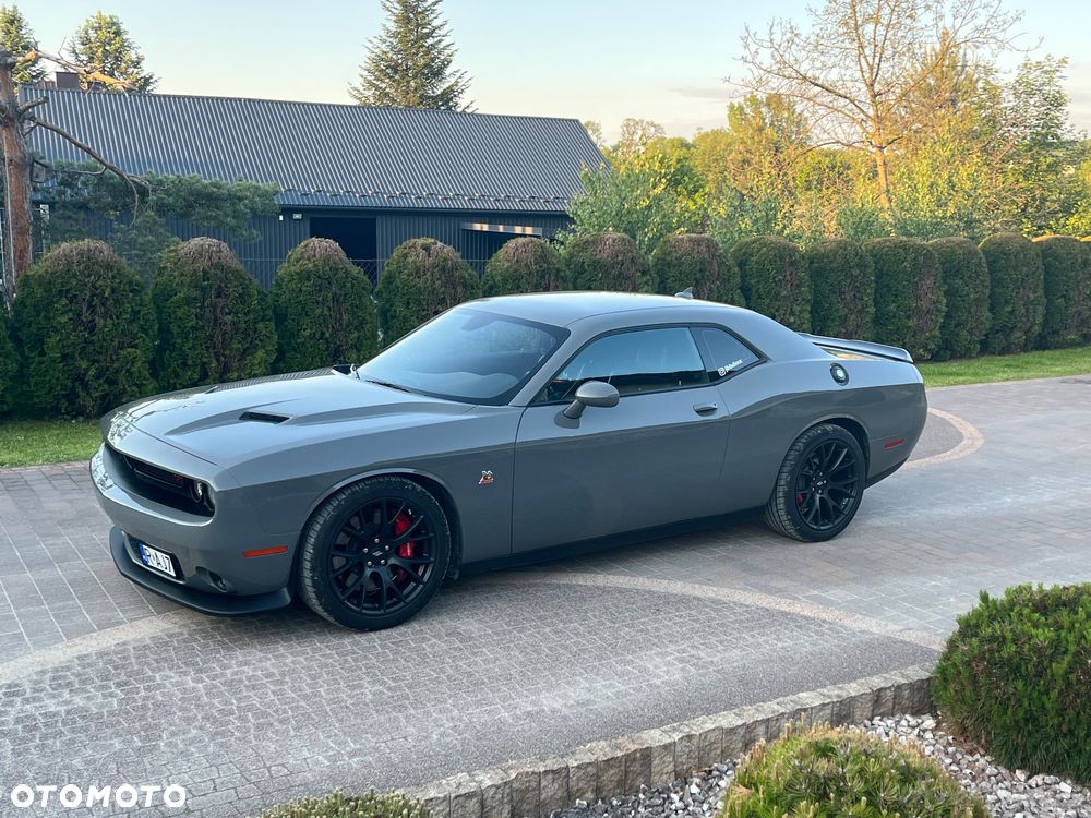 Dodge Challenger - 9
