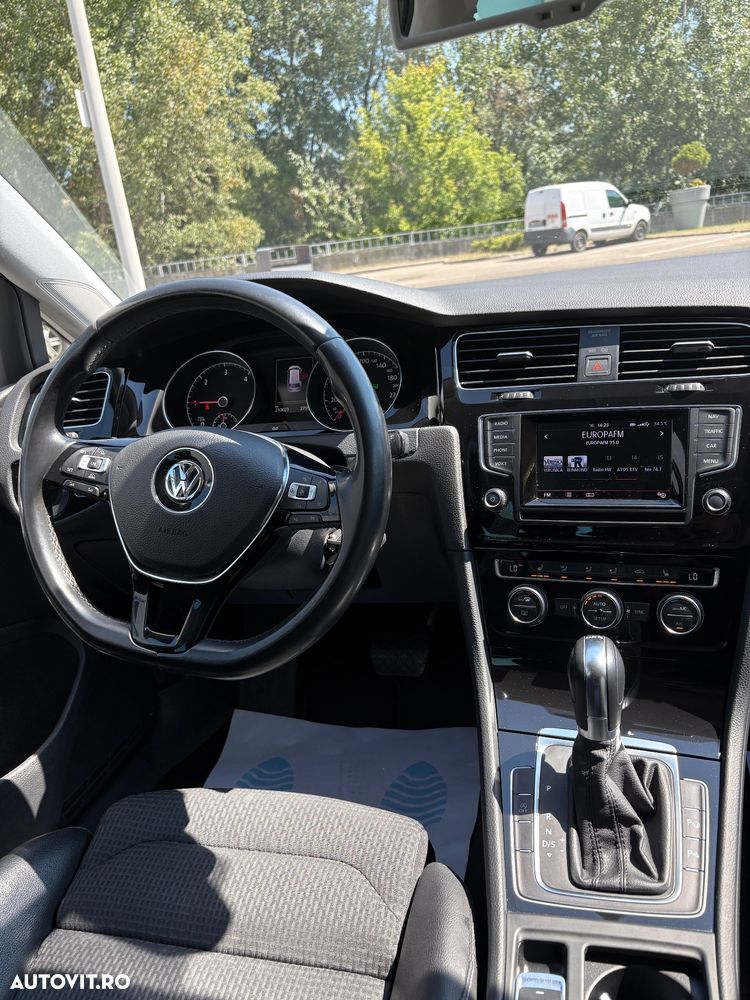 Volkswagen Golf - 9
