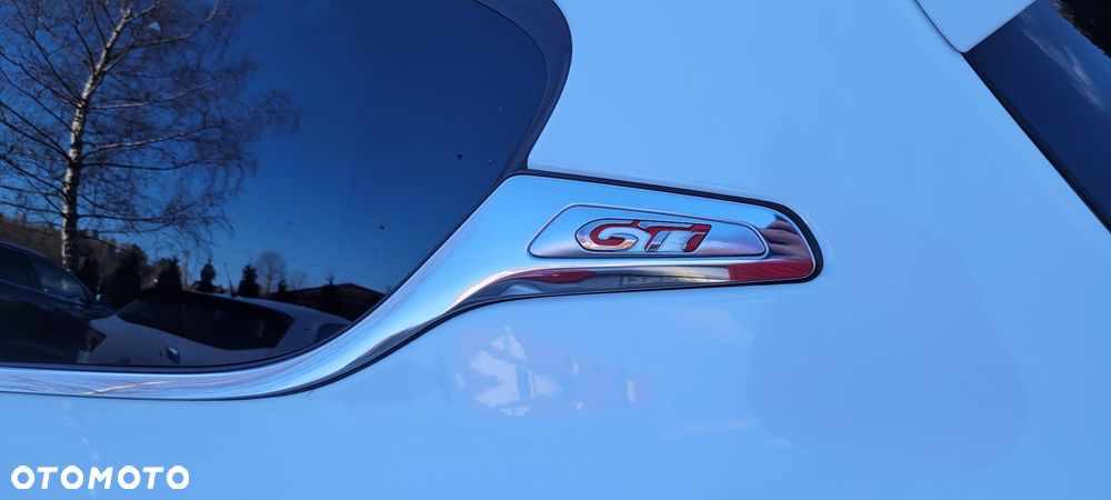Peugeot 208 1.6 THP GTi - 18