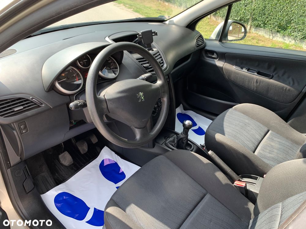 Peugeot 207 1.4 Trendy - 12