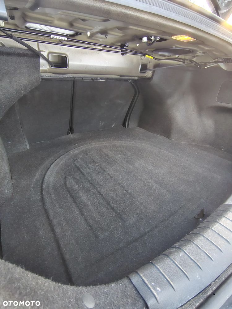 Hyundai Elantra 1.6 Comfort - 5