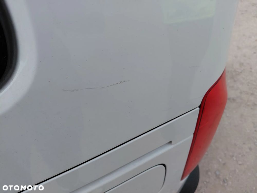 Volkswagen Caddy 2.0 TDI Comfortline - 26