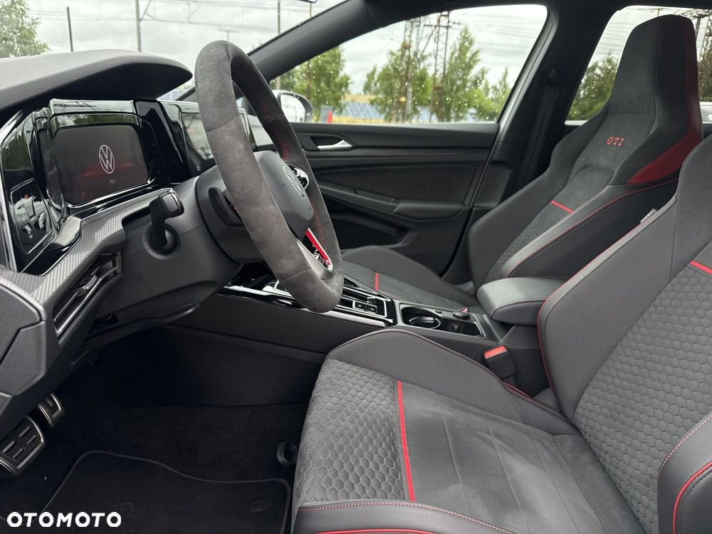 Volkswagen Golf - 11