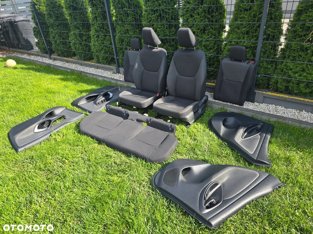 TOYOTA YARIS IV FOTELE KANAPA WNĘTRZE EUROPA - 2