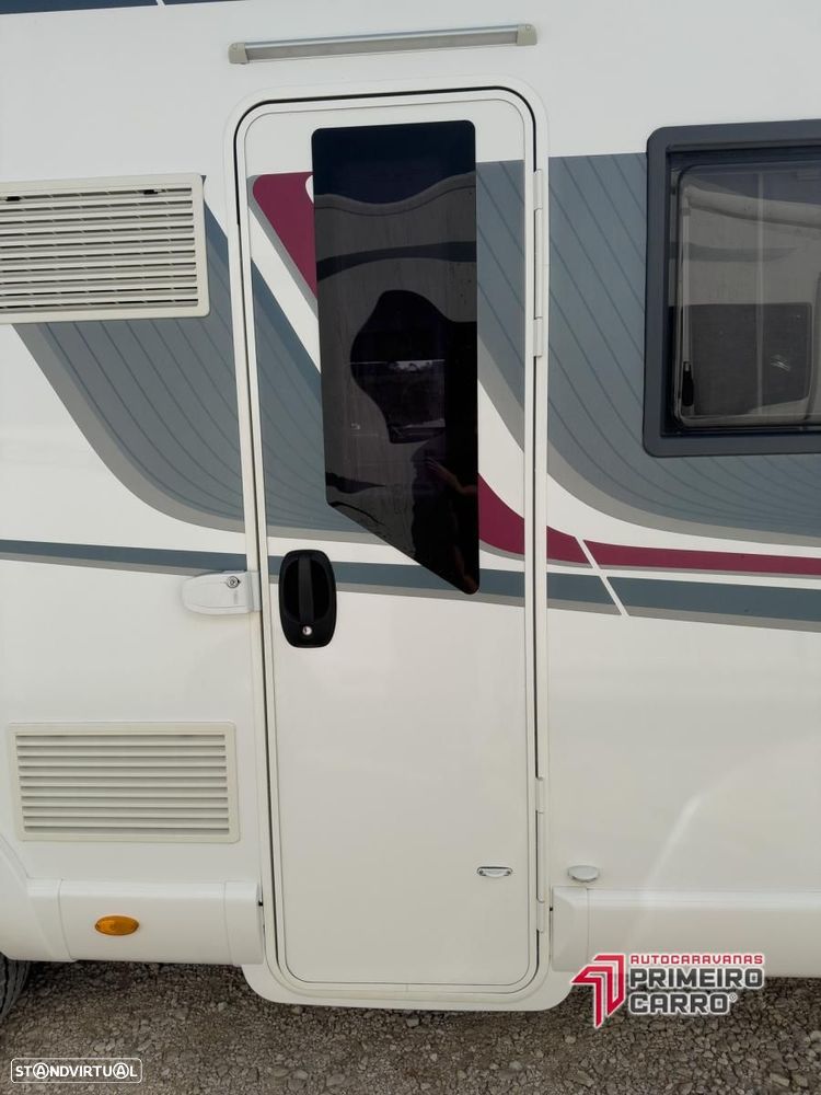 Rapido Serie 6F 696 FF Premium c.central e basculante - 19